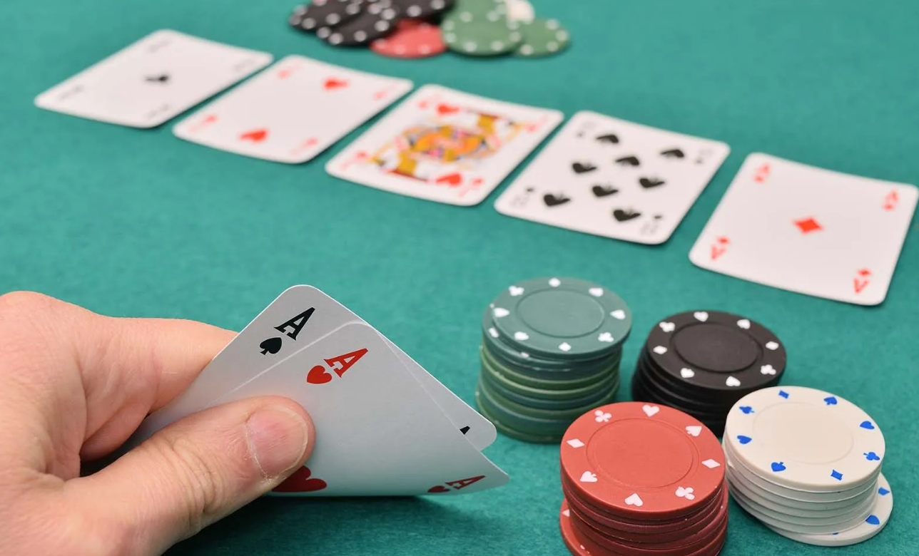 luật và thuật ngữ poker fb88